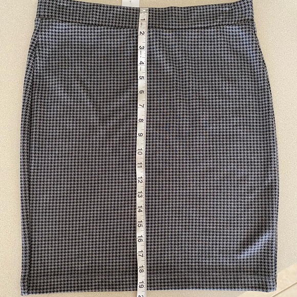 Loft Herringbone Pattern Stretch Skirt, Gray / Black Size S - Picture 4 of 4